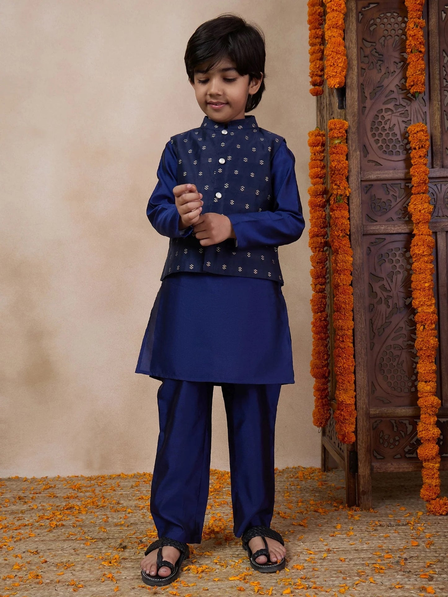 Boys Mandarin Collar Straight Kurta Pyjamas With Nehru Jacket