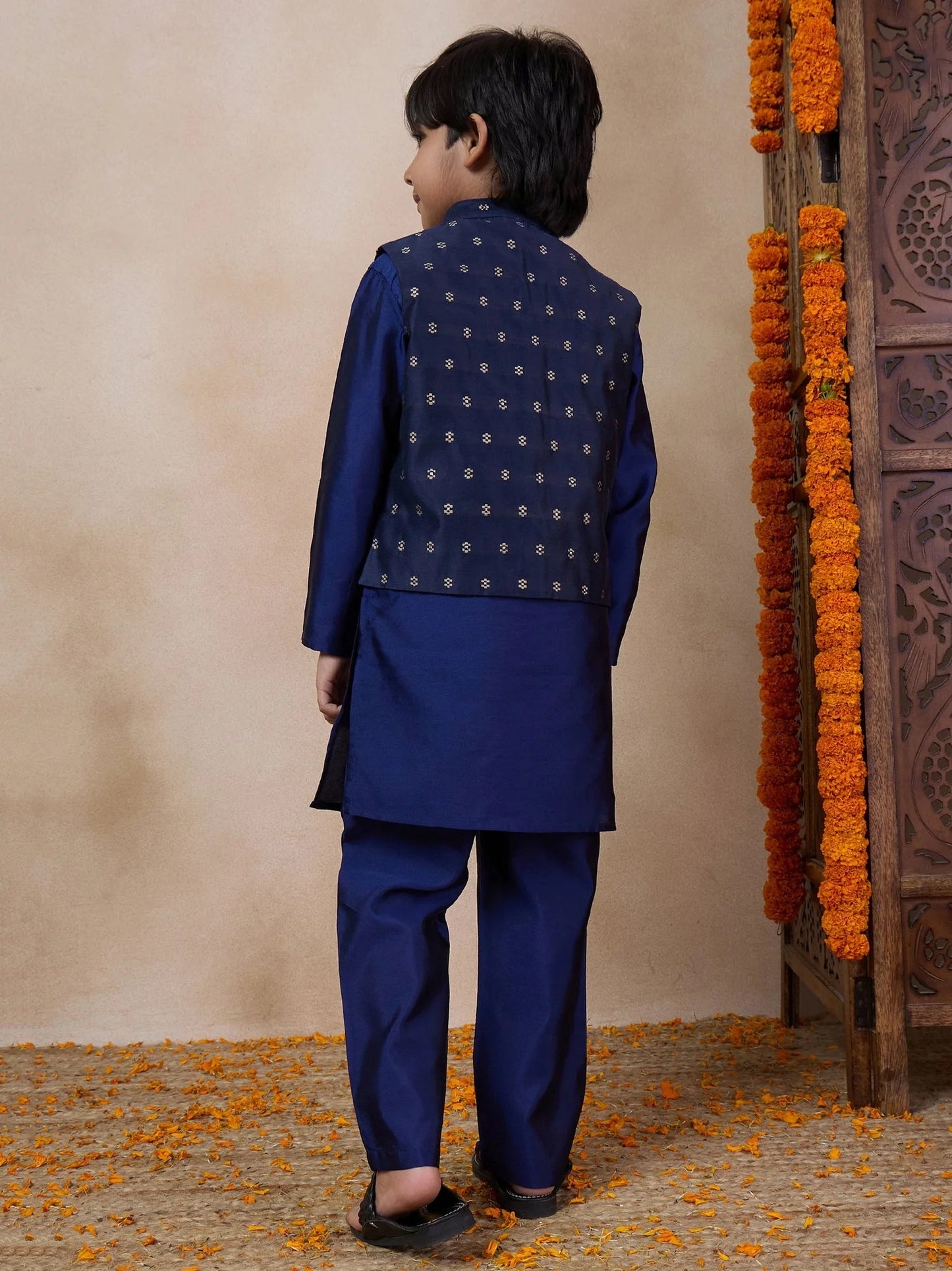 Boys Mandarin Collar Straight Kurta Pyjamas With Nehru Jacket