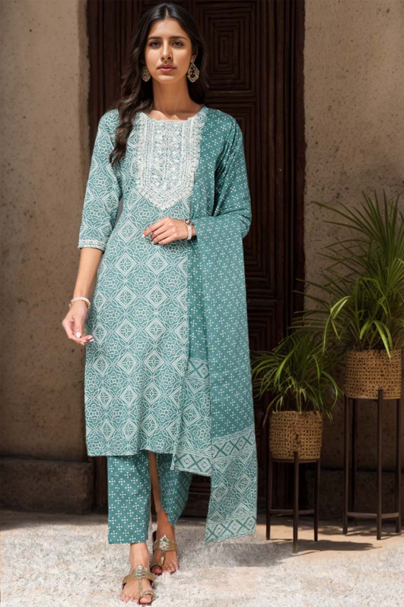 Plus Size Green Pure Cotton Bandhani Printed Straight Suit Set