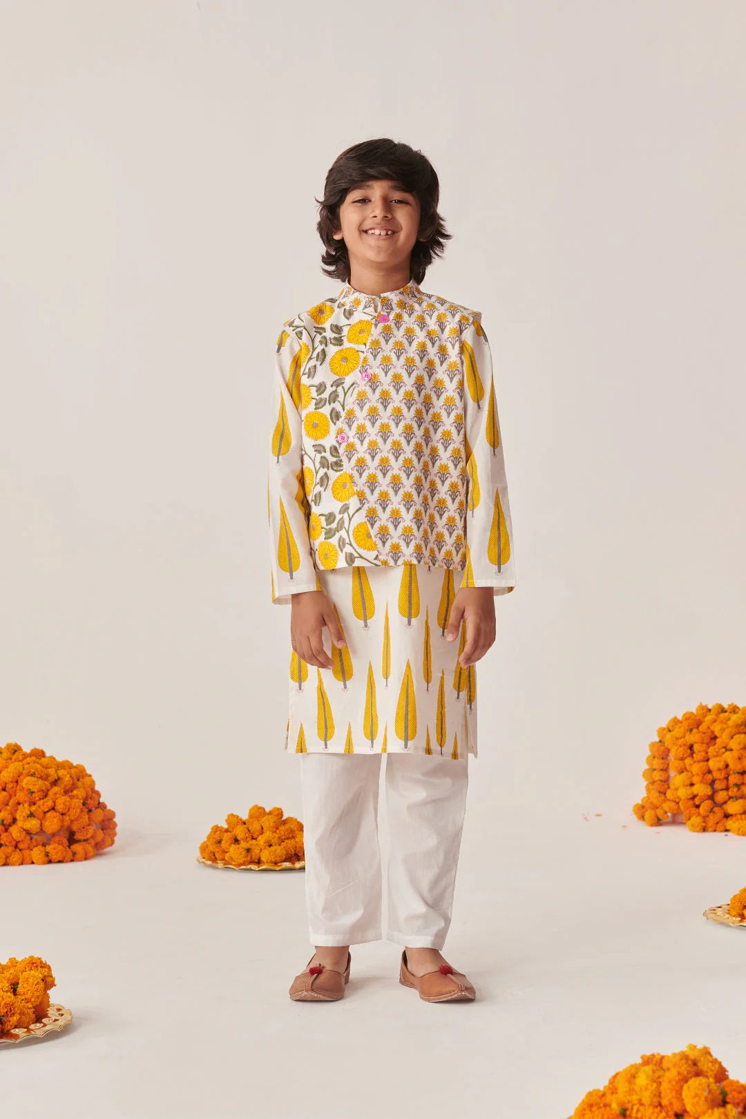 Boys Floral Printed Regular Kurta With Pyjamas