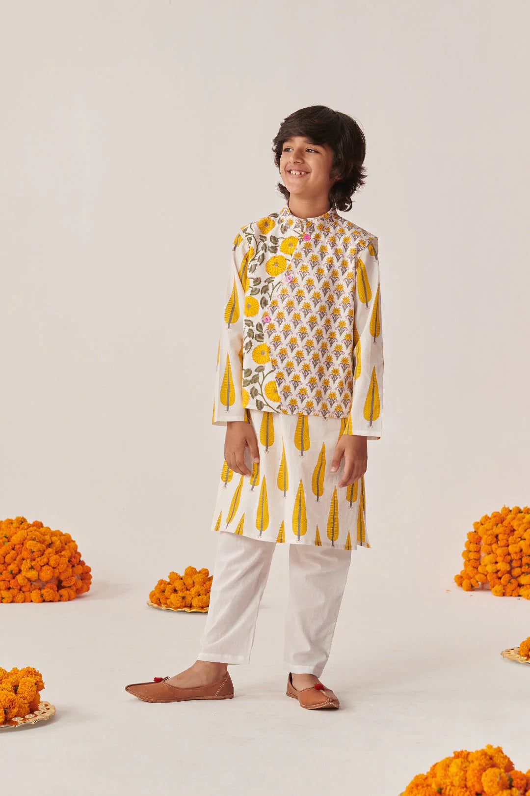 Boys Floral Printed Regular Kurta With Pyjamas