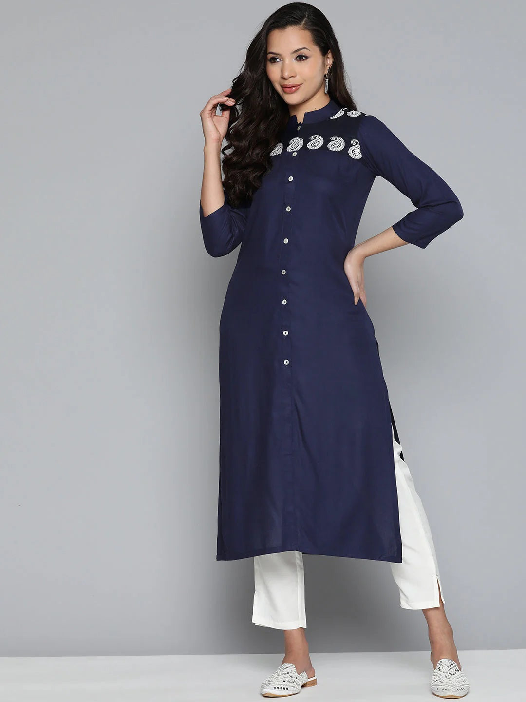 Paisley Embroidered Chikankari Navy Kurta