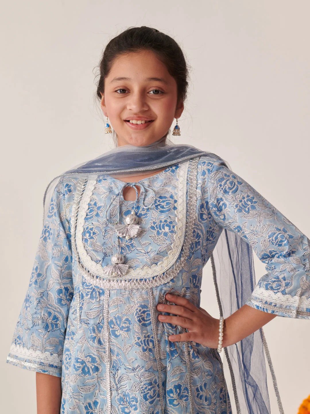 Girls Floral Printed Regular Kurta With Pyjamas With Dupatta