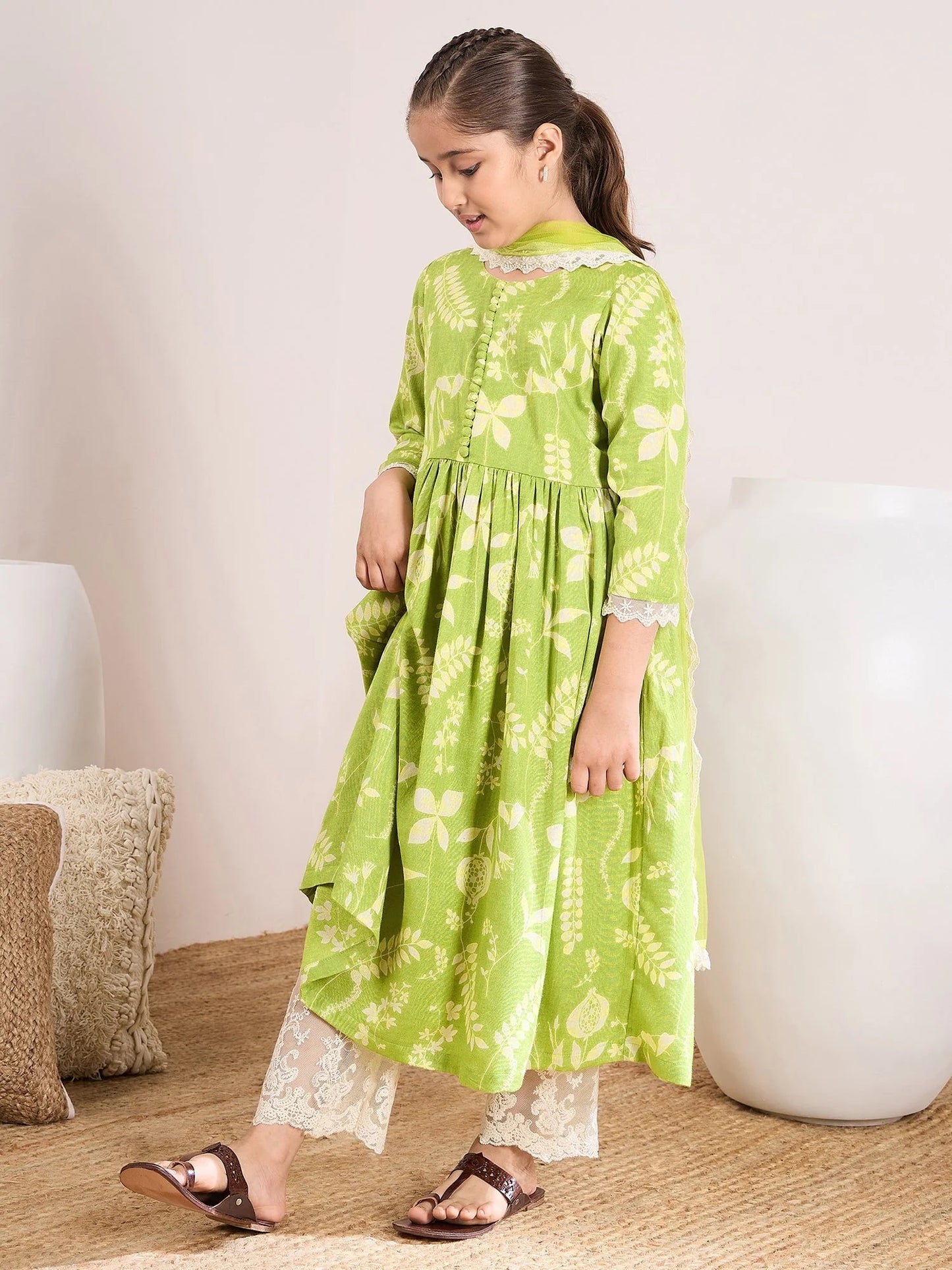 Girls Floral Printed Empire Kurta With Trousers & With Dupatta