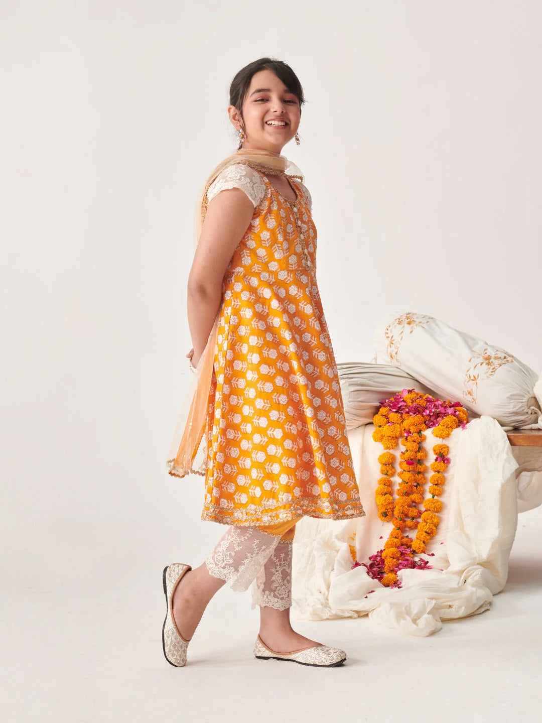 Girls Floral Printed Regular Kurta With Pyjamas & With Dupatta( Orange)