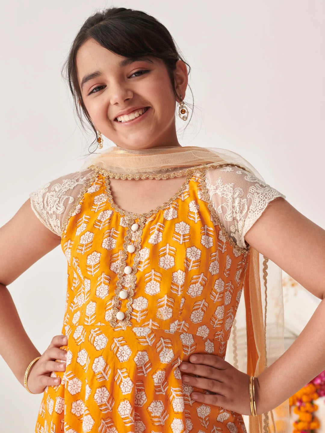 Girls Floral Printed Regular Kurta With Pyjamas & With Dupatta( Orange)