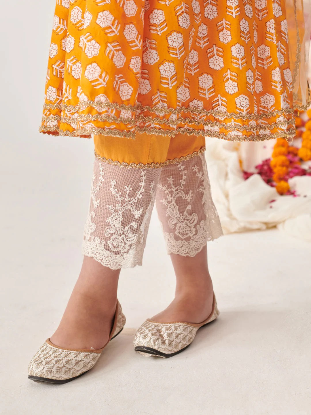 Girls Floral Printed Regular Kurta With Pyjamas & With Dupatta( Orange)