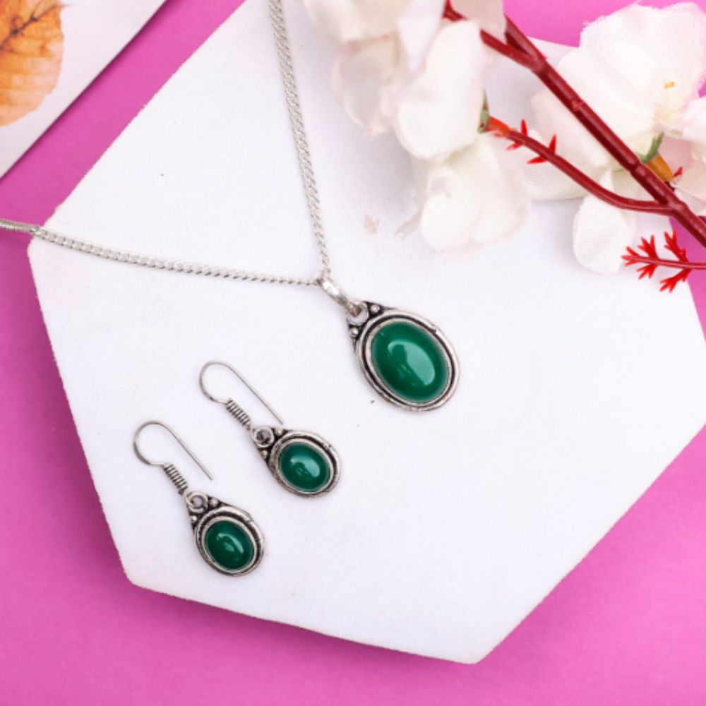 Green Onyx Pendant and Earring Jewellery Set